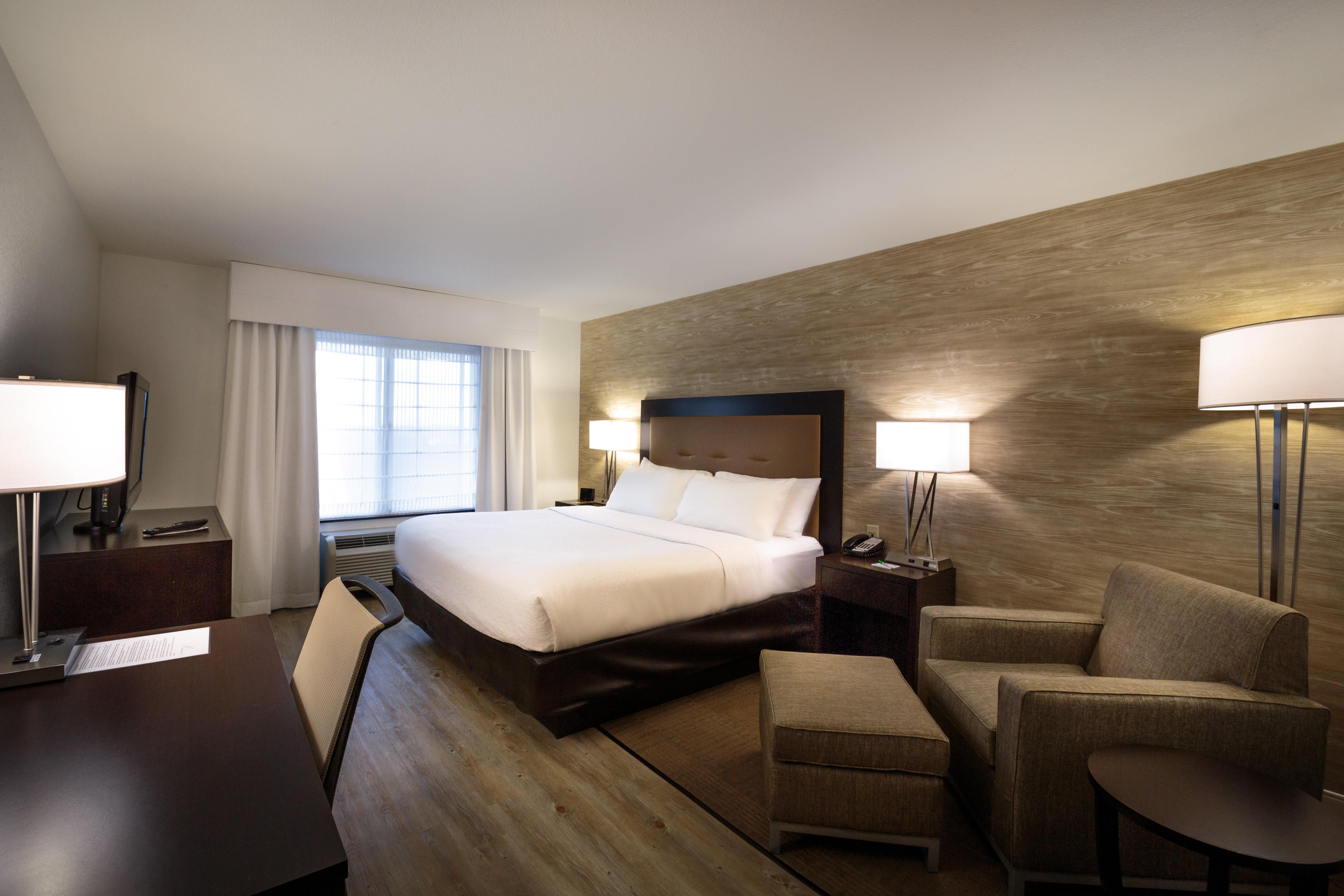 Holiday Inn Hotel & Suites Bloomington Airport By Ihg Экстерьер фото