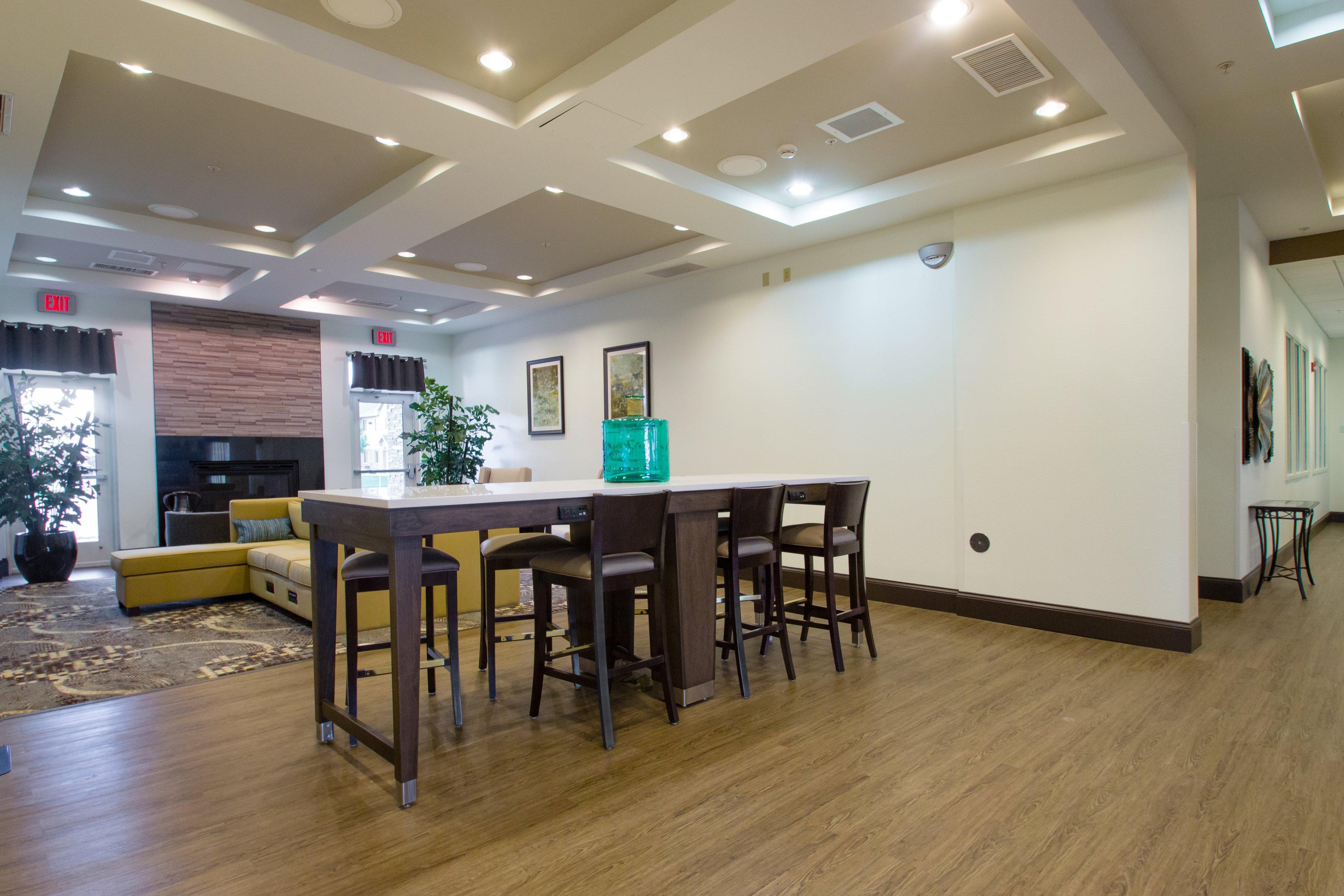 Holiday Inn Hotel & Suites Bloomington Airport By Ihg Экстерьер фото