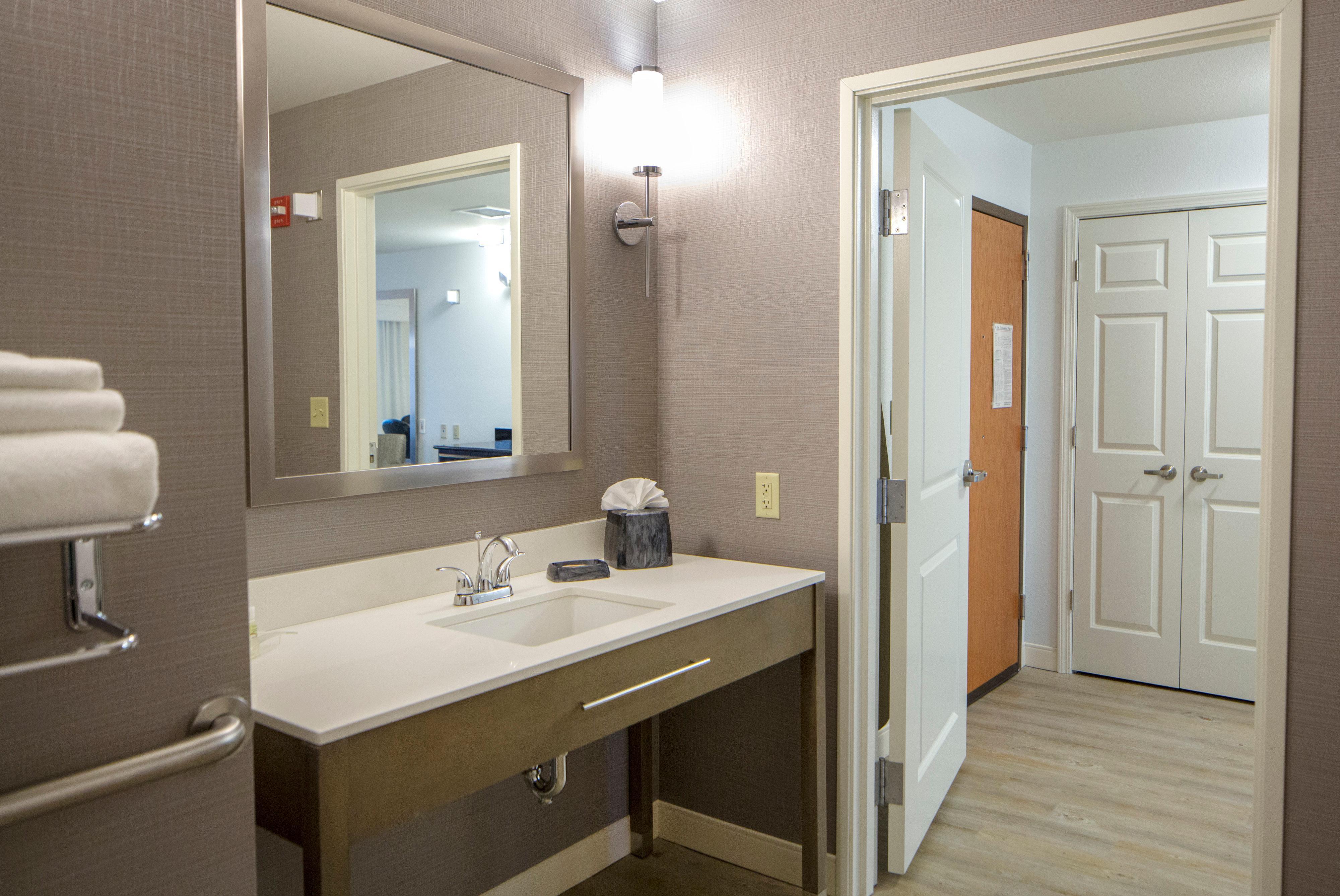 Holiday Inn Hotel & Suites Bloomington Airport By Ihg Экстерьер фото