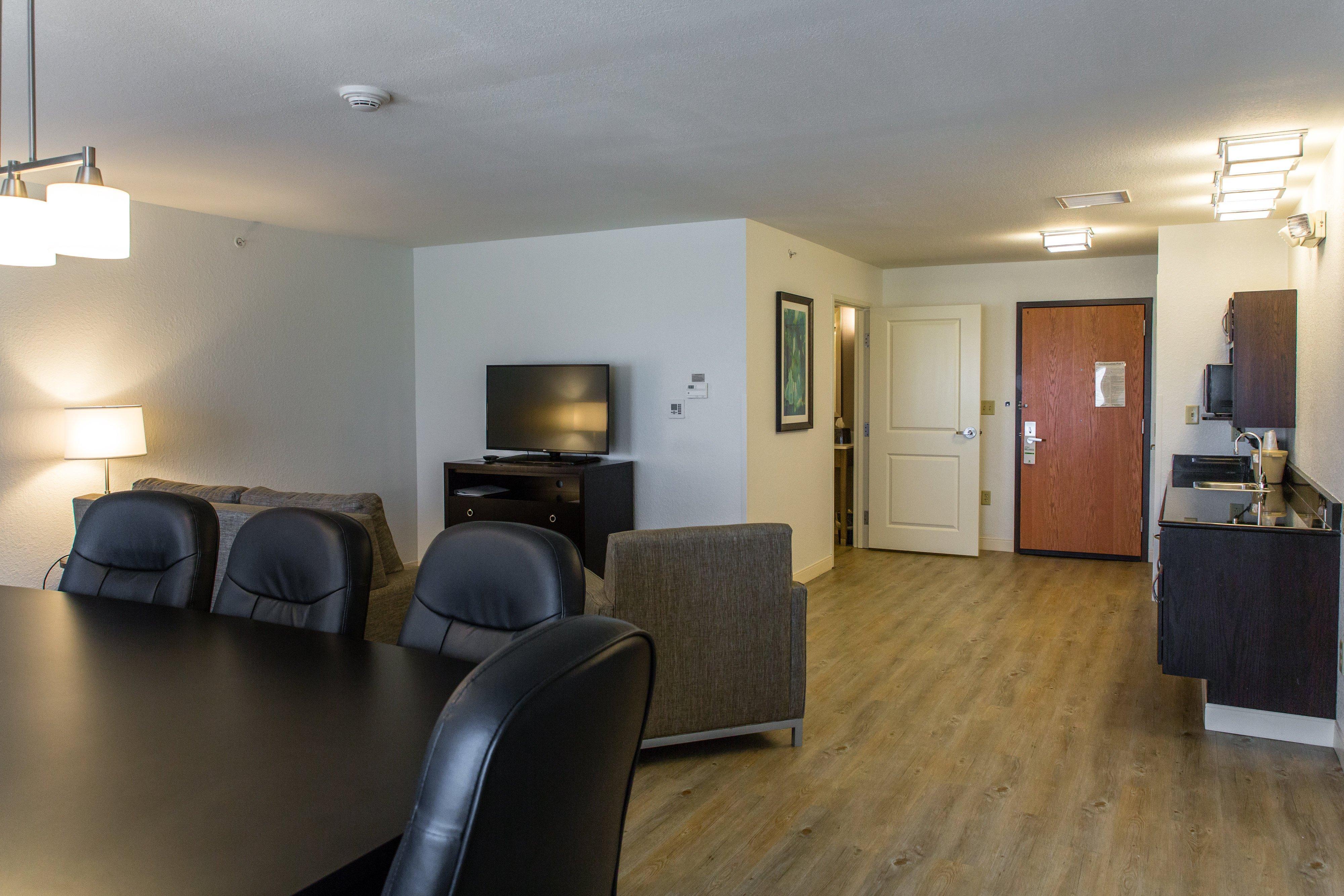 Holiday Inn Hotel & Suites Bloomington Airport By Ihg Экстерьер фото
