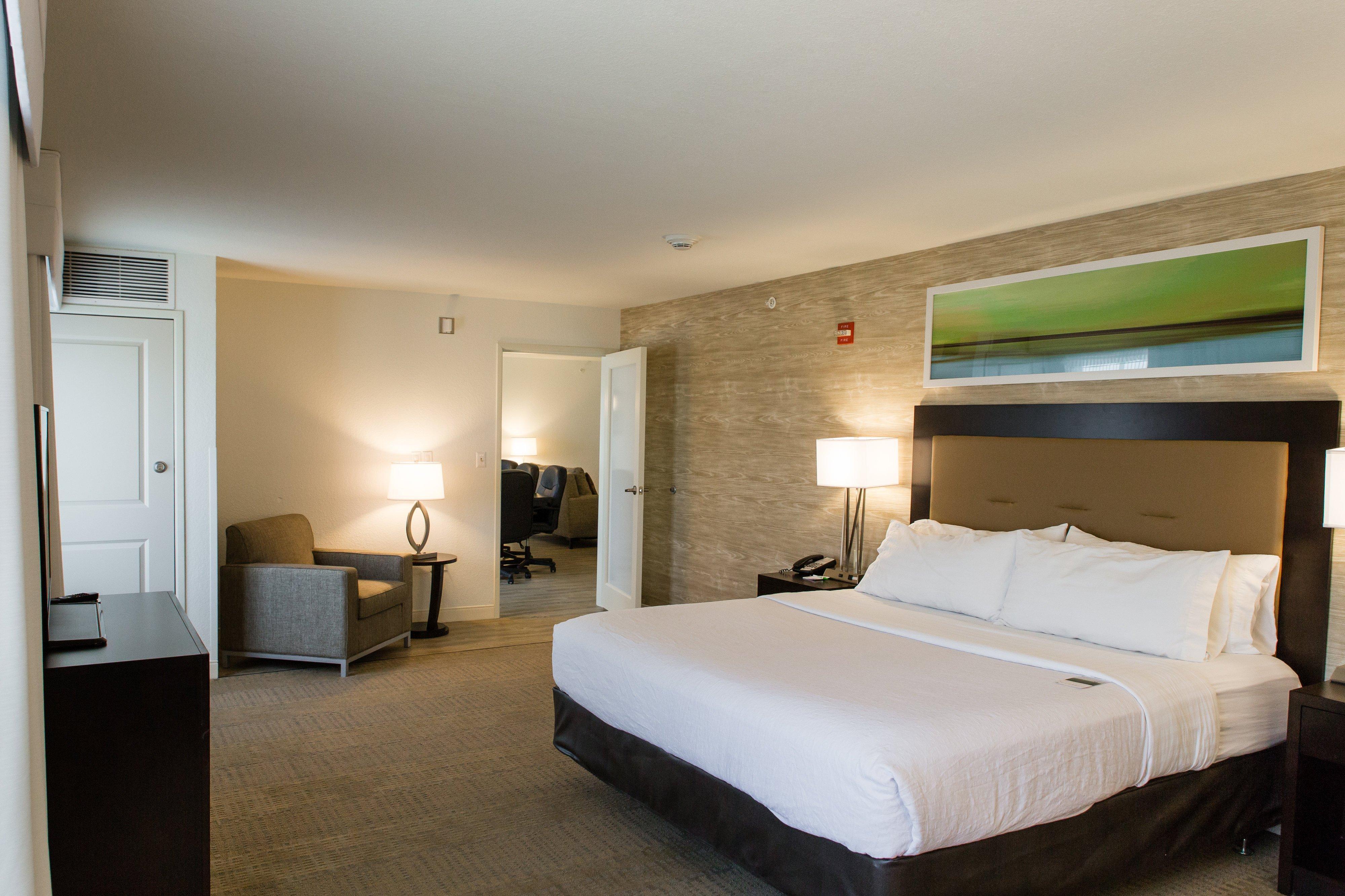 Holiday Inn Hotel & Suites Bloomington Airport By Ihg Экстерьер фото