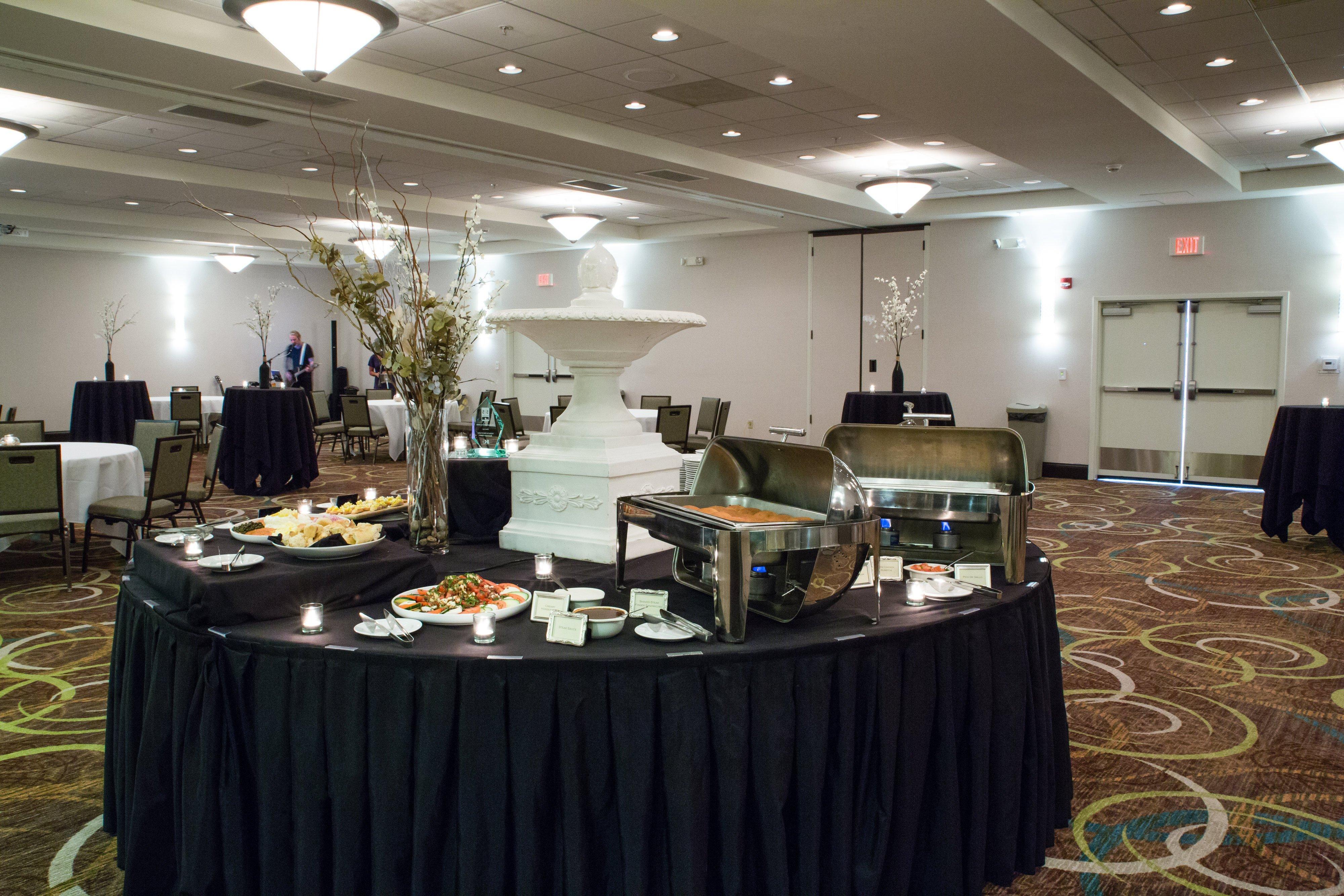 Holiday Inn Hotel & Suites Bloomington Airport By Ihg Экстерьер фото
