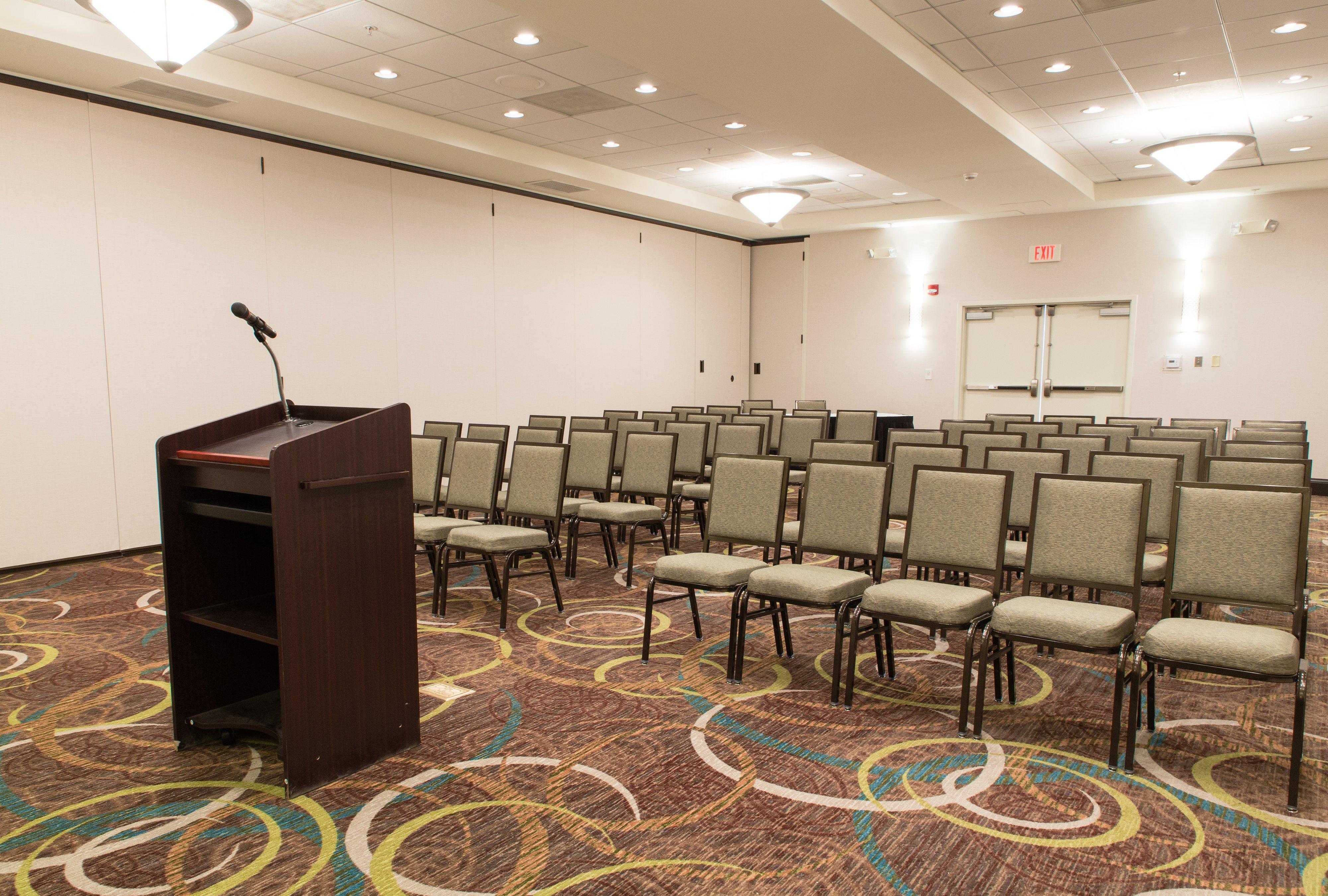 Holiday Inn Hotel & Suites Bloomington Airport By Ihg Экстерьер фото