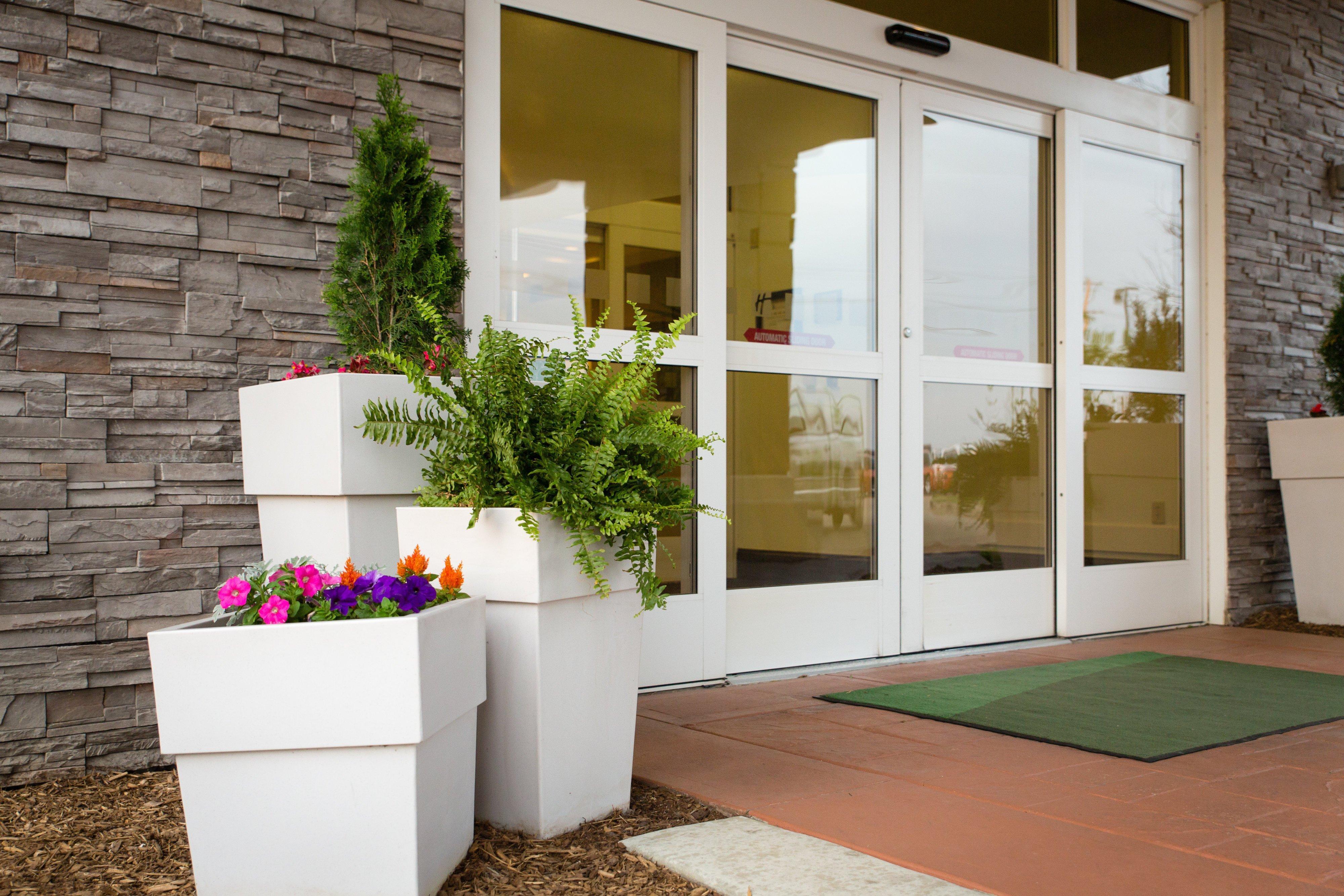 Holiday Inn Hotel & Suites Bloomington Airport By Ihg Экстерьер фото