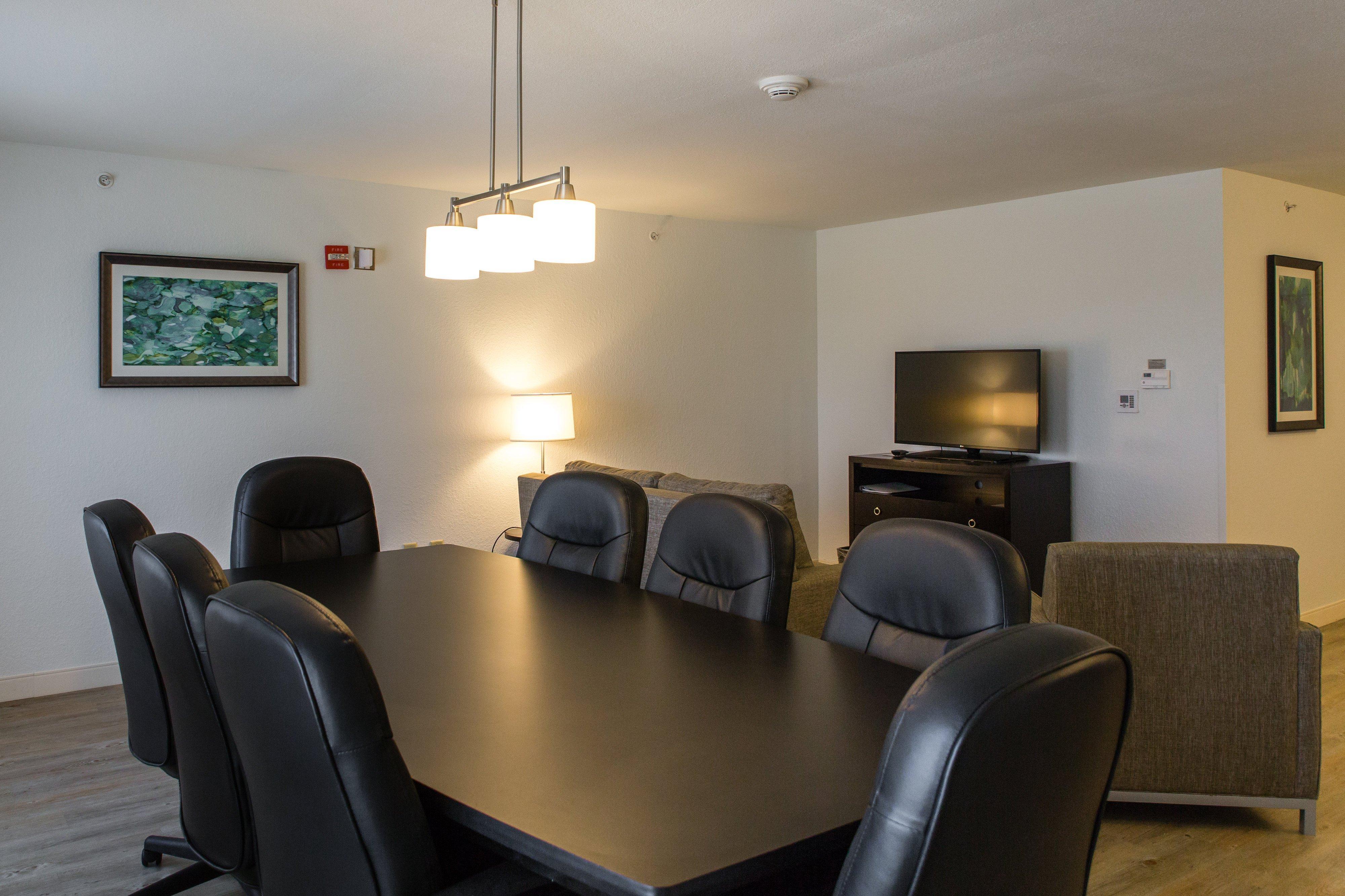 Holiday Inn Hotel & Suites Bloomington Airport By Ihg Экстерьер фото