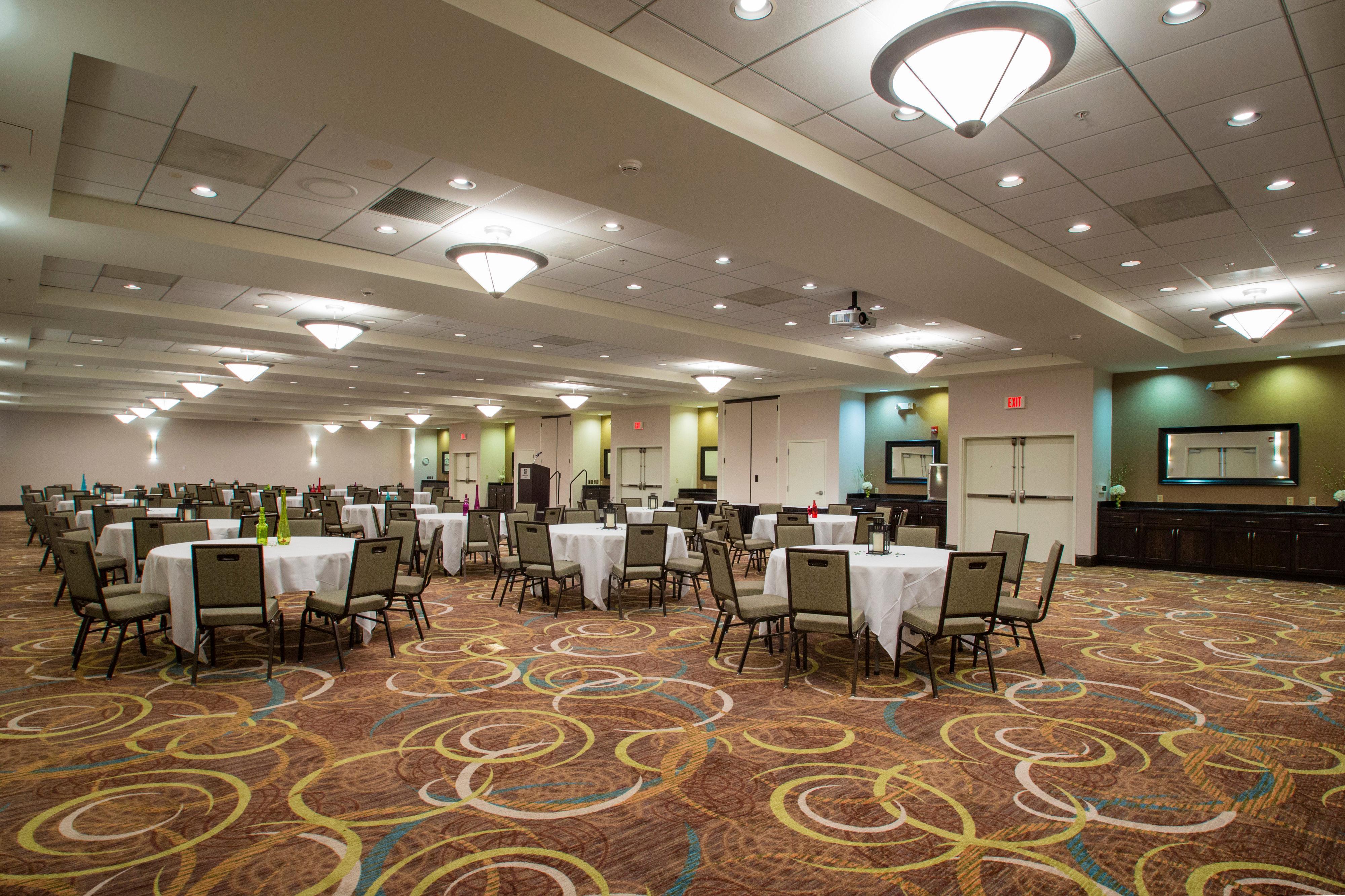Holiday Inn Hotel & Suites Bloomington Airport By Ihg Экстерьер фото