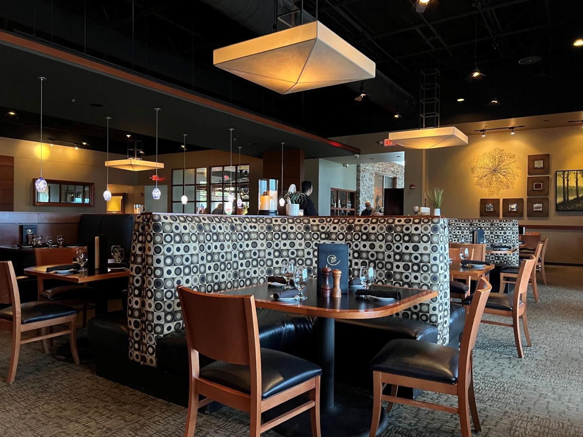 Holiday Inn Hotel & Suites Bloomington Airport By Ihg Экстерьер фото