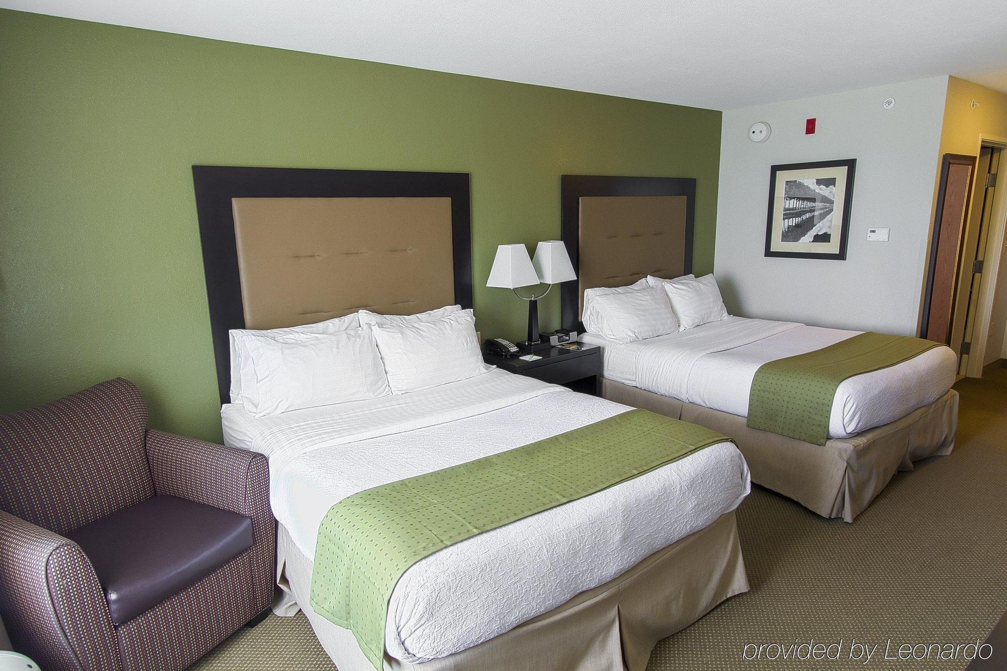 Holiday Inn Hotel & Suites Bloomington Airport By Ihg Экстерьер фото