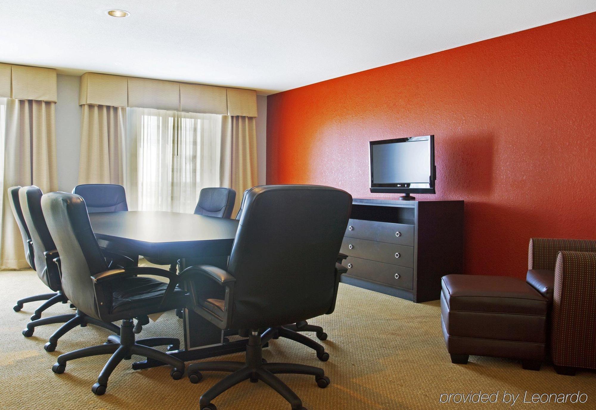 Holiday Inn Hotel & Suites Bloomington Airport By Ihg Удобства фото